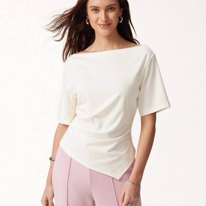 Asymmetrisches Baumwollmix-Top mit U-Boot-Ausschnitt, Halbarm und Faltendetail