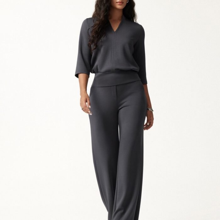 2-teiliges Set aus Top mit V-Ausschnitt und ellenbogenlangen Ärmeln sowie High-Waist-Hose mit weitem Bein und Taschen